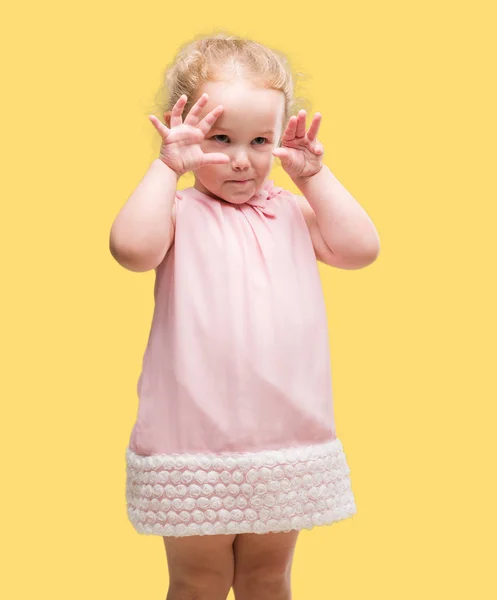Beautiful Blonde Toddler Gesturing — Stock Photo, Image