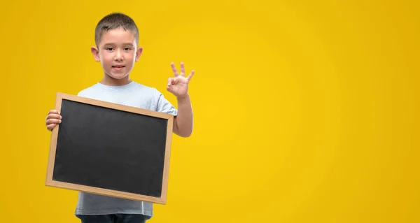 Dark Haired Little Child Holding Blackboard Doing Sign Fingers Excellent — Stock Photo, Image