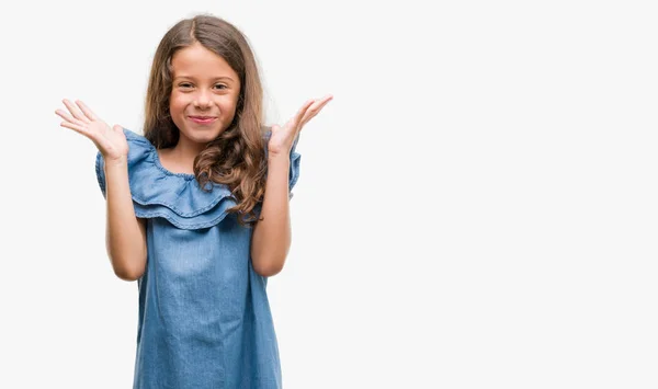 Brunette Spaanse Meisje Denim Jurk Erg Blij Opgewonden Winnaar Expressie — Stockfoto