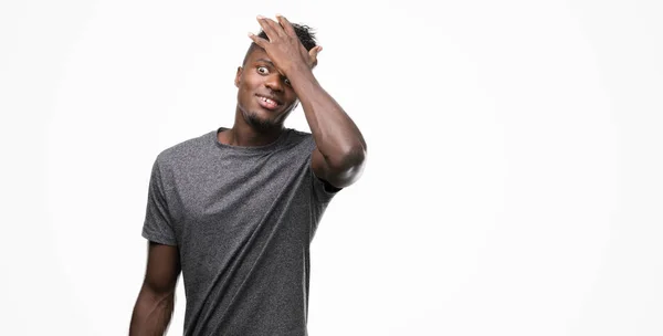 Junger Afrikanisch Amerikanischer Mann Grauem Shirt Überrascht Mit Der Hand — Stockfoto