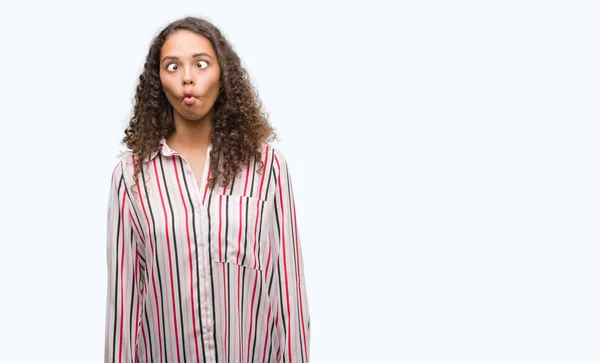 Schöne Junge Hispanische Frau Macht Fischgesicht Mit Lippen Verrückte Und — Stockfoto