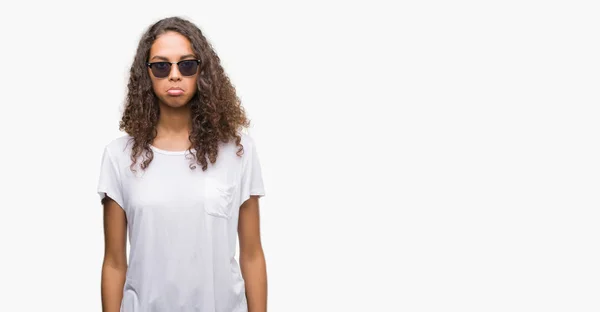 Mladá Žena Hispánský Nosí Sluneční Brýle Depresi Trápit Trápit Pláč — Stock fotografie