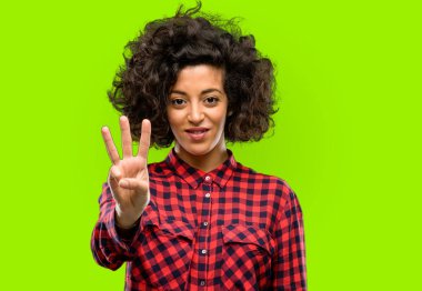 Parmak, yetiştirme güzel Arap kadın olduğunu üç numaralı