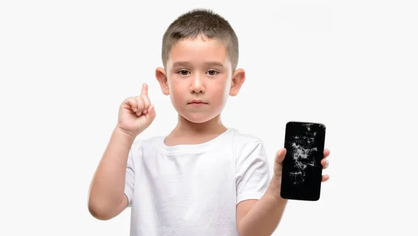 Dunkelhaariges Kleines Kind Mit Kaputtem Smartphone Überrascht Mit Einer Idee — Stockfoto