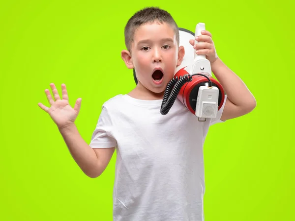 Niño Moreno Sosteniendo Megáfono Muy Feliz Emocionado Expresión Ganadora Celebrando —  Fotos de Stock