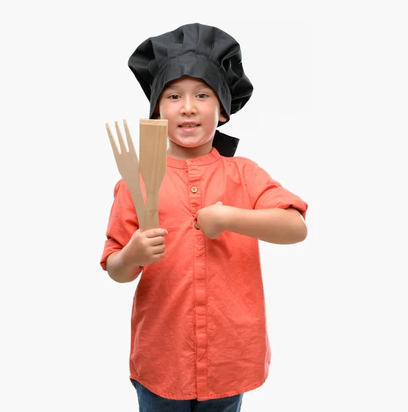 Bambino Dai Capelli Scuri Con Indosso Uniforme Chef Con Volto — Foto Stock