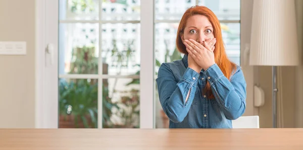 Redhead Woman Home Shocked Covering Mouth Hands Mistake Secret Concept — Stock Photo, Image