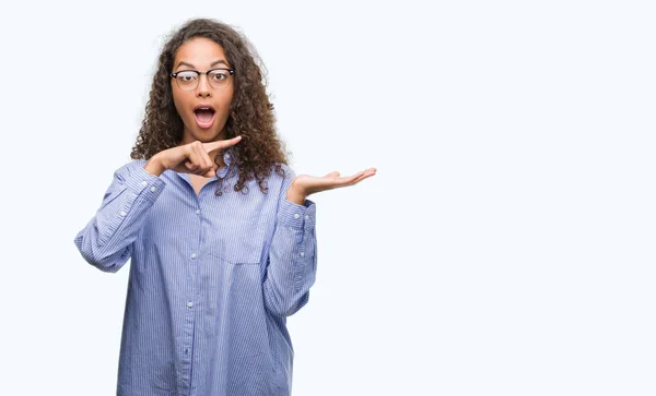 Beautiful Young Hispanic Woman Wearing Glasses Very Happy Pointing Hand — Stock Photo, Image