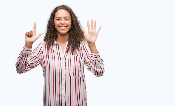 Mulher Hispânica Jovem Bonita Mostrando Apontando Para Cima Com Dedos — Fotografia de Stock