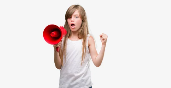 Jovem Criança Loira Segurando Megafone Gritando Orgulhoso Celebrando Vitória Sucesso — Fotografia de Stock