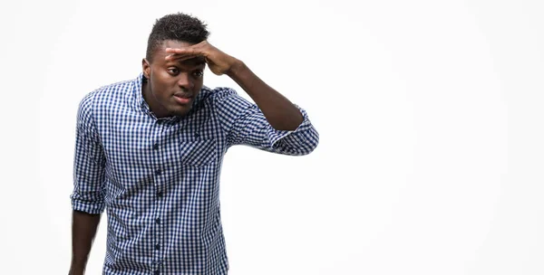 Jonge Afro Amerikaanse Man Blauw Shirt Erg Blij Lachende Zoek — Stockfoto