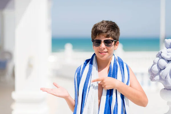 Young Child Holidays Wearing Navy Towel Beach Very Happy Pointing — Stock Photo, Image