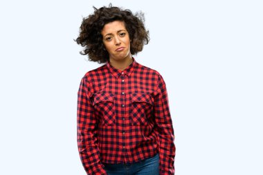 Üzgün ve kızgın ifade, mutsuz olan güzel Arap kadın