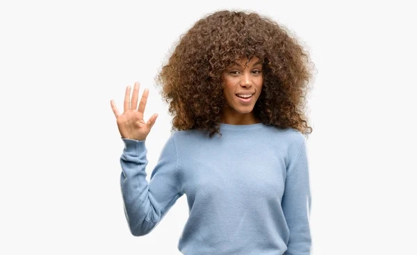 African American Woman Wearing Sweater Showing Pointing Fingers Number Five — Stock Photo, Image