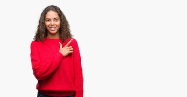 Mujer Hispana Joven Vistiendo Suéter Rojo Alegre Con Una Sonrisa — Foto de Stock