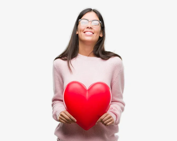 Jonge Spaanse Vrouw Met Hart Liefde Met Een Blij Gezicht — Stockfoto