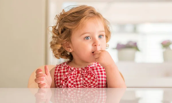 Beautiful Blonde Child Blue Eyes Eating Candy Home — Stock Photo, Image