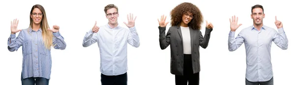 Team Van Zakenlieden Vrouwen Tonen Met Vingers Omhoog Nummer Zes — Stockfoto