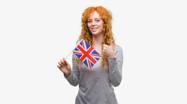 Jovem Ruiva Segurando Bandeira Reino Unido Feliz Com Grande Sorriso — Fotografia de Stock