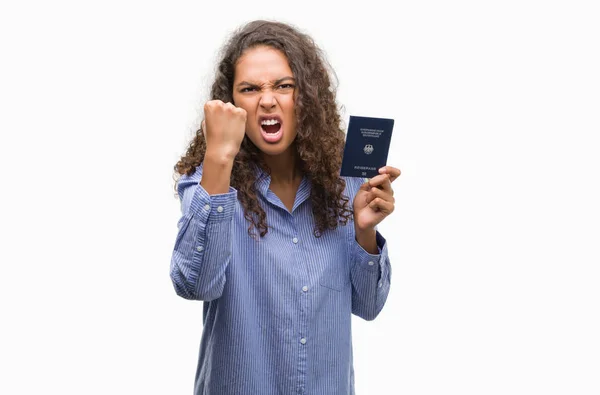 Joven Mujer Hispana Con Pasaporte Alemania Molesta Frustrada Gritando Con — Foto de Stock