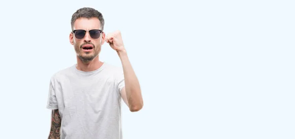 Young Tattooed Adult Man Wearing Sunglasses Annoyed Frustrated Shouting Anger — Stock Photo, Image