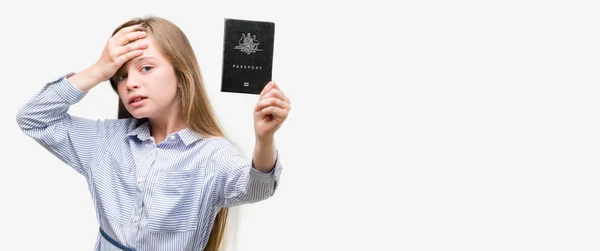 Joven Niño Rubio Con Pasaporte Australiano Estresado Con Mano Cabeza — Foto de Stock