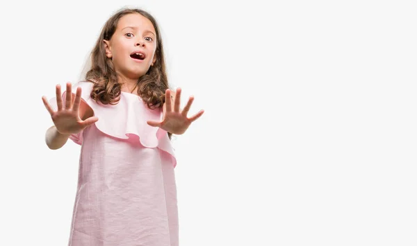 Brünetten Hispanischen Mädchen Rosa Kleid Angst Und Angst Mit Angst — Stockfoto