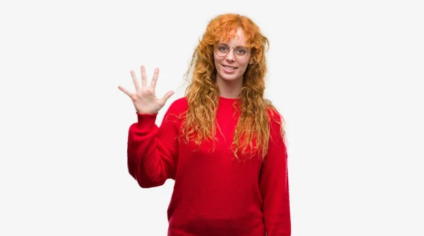 Giovane Donna Rossa Che Indossa Maglione Rosso Mostrando Indicando Con — Foto Stock