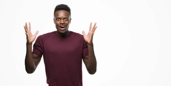 Jovem Homem Afro Americano Muito Feliz Animado Expressão Vencedora Celebrando — Fotografia de Stock