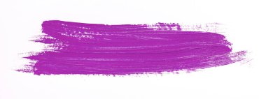 Beyaz arka plan üzerinde mor fırça darbesi
