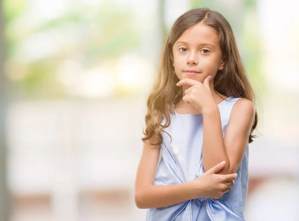 Morena Chica Hispana Mirando Con Confianza Cámara Con Sonrisa Con — Foto de Stock