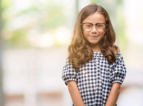 Ayakta Diş Gösterilen Kendine Güvenen Bir Gülümsemeyle Gülümseyerek Mutlu Bir — Stok fotoğraf