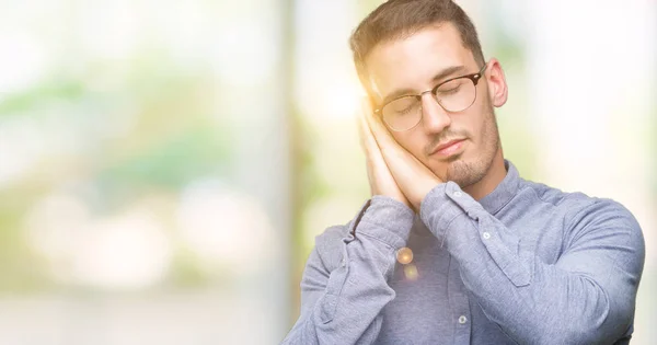 Eleganta Ungersven Glasögon Som Sover Trött Drömmer Och Poserar Med — Stockfoto