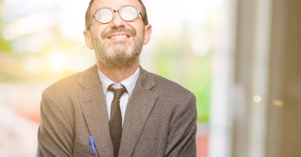 Professor Homem Usando Óculos Pensando Olhando Para Cima Expressando Dúvida — Fotografia de Stock