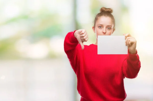 Junge Blonde Frau Hält Werbebanner Mit Wütendem Gesicht Negatives Zeichen — Stockfoto