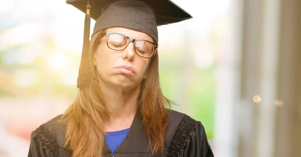 Estudante Pós Graduação Com Expressão Sonolenta Sobrecarregada Cansada — Fotografia de Stock