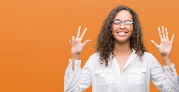 Beautiful Young Hispanic Woman Showing Pointing Fingers Number Eight While — Stock Photo, Image