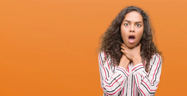 Schöne Junge Hispanische Frau Schreit Und Erstickt Weil Qualvolle Würgen — Stockfoto