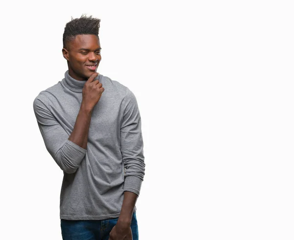 Молодий Афроамериканець Людиною Над Ізольованих Фон Дивлячись Впевнено Камеру Посмішкою — стокове фото