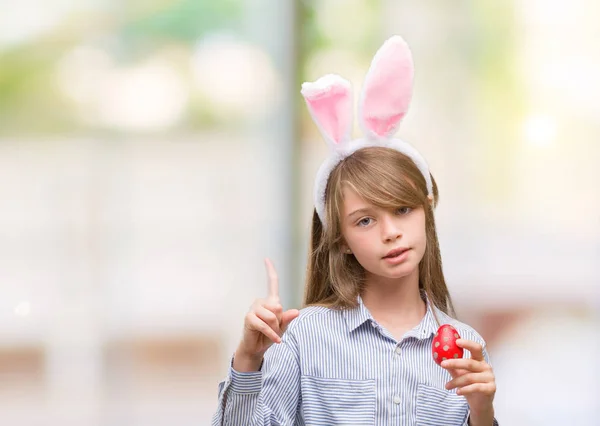 Νεαρή Ξανθιά Παιδί Φορώντας Πάσχα Λαγουδάκι Αυτιά Έκπληξη Μια Ιδέα — Φωτογραφία Αρχείου