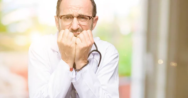 Doctor Senior Man Medical Professional Terrified Nervous Expressing Anxiety Panic — Stock Photo, Image