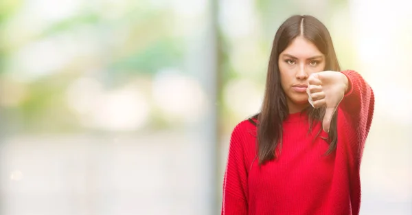 Jeune Belle Hispanique Portant Pull Rouge Regardant Malheureux Colère Montrant — Photo