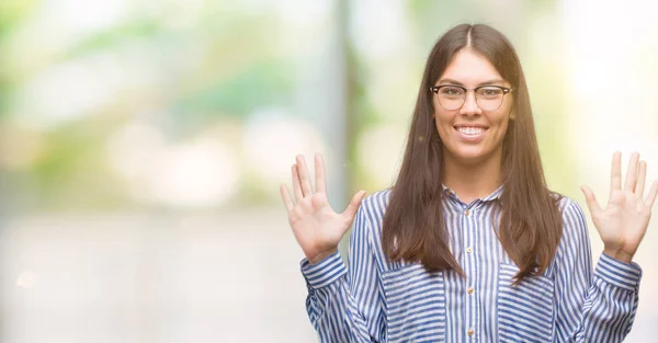 Jeune Belle Femme Affaires Hispanique Montrant Pointant Vers Haut Avec — Photo