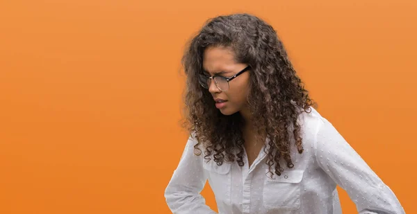 Mooie Jonge Spaanse Vrouw Met Hand Maag Omdat Indigestie Pijnlijke — Stockfoto