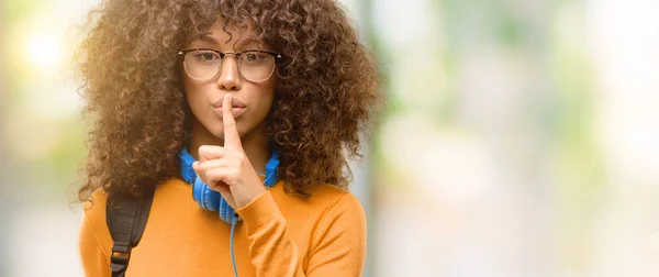 African American Student Woman Index Finger Lips Ask Quiet Silence — Stock Photo, Image
