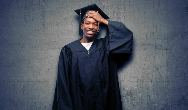 Молодой Африканский Аспирант Черный Мужчина Ужасе Нервничает Выражая Тревогу Панический — стоковое фото