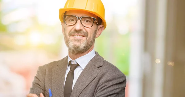 Arquitecto Sénior Ingeniero Con Los Brazos Cruzados Seguro Feliz Con —  Fotos de Stock