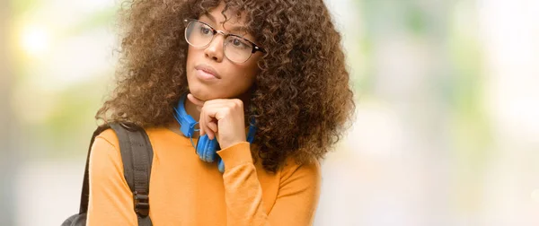 African American Student Vrouw Denken Opzoeken Uiten Twijfel Verwondering — Stockfoto