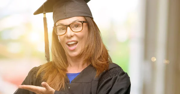 Senior Graduate Student Woman Holding Something Empty Hand — Stock Photo, Image