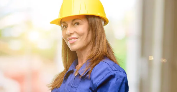 Ingenjör Konstruktion Arbetaren Kvinna Självsäker Och Glad Med Ett Stort — Stockfoto